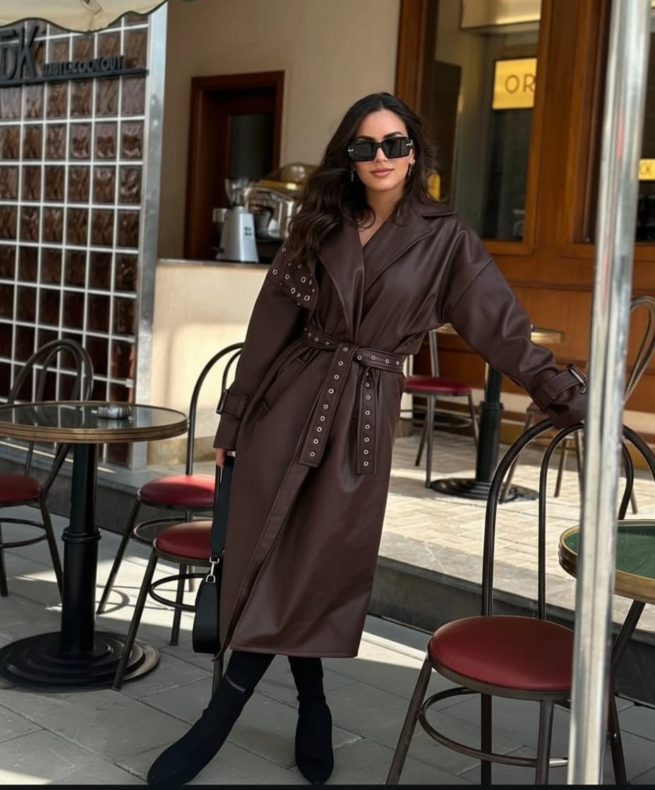 بالطو جلد بتفاصيل معدنية