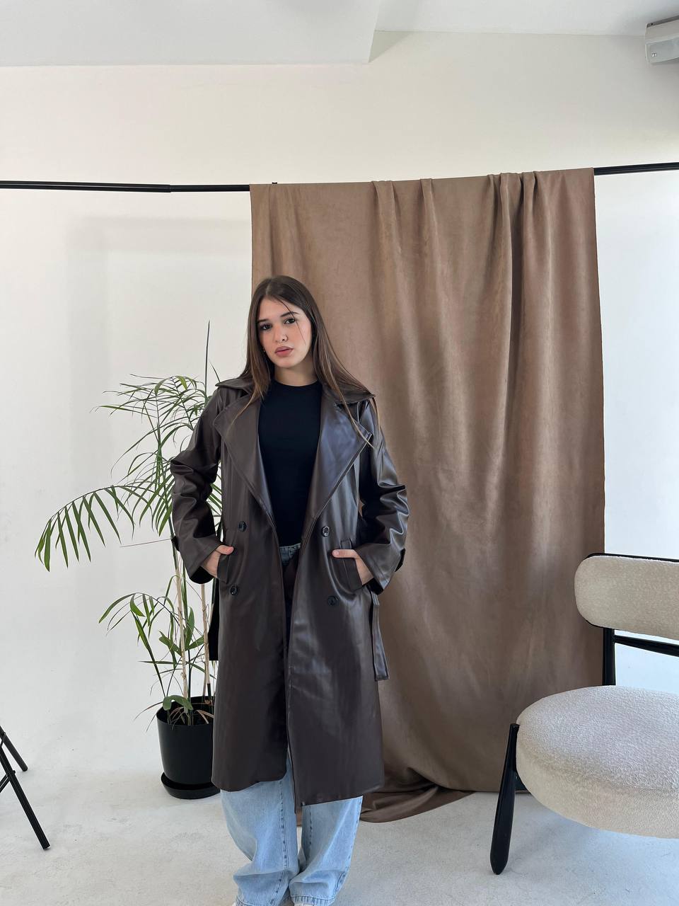 بالطو جلد أسود