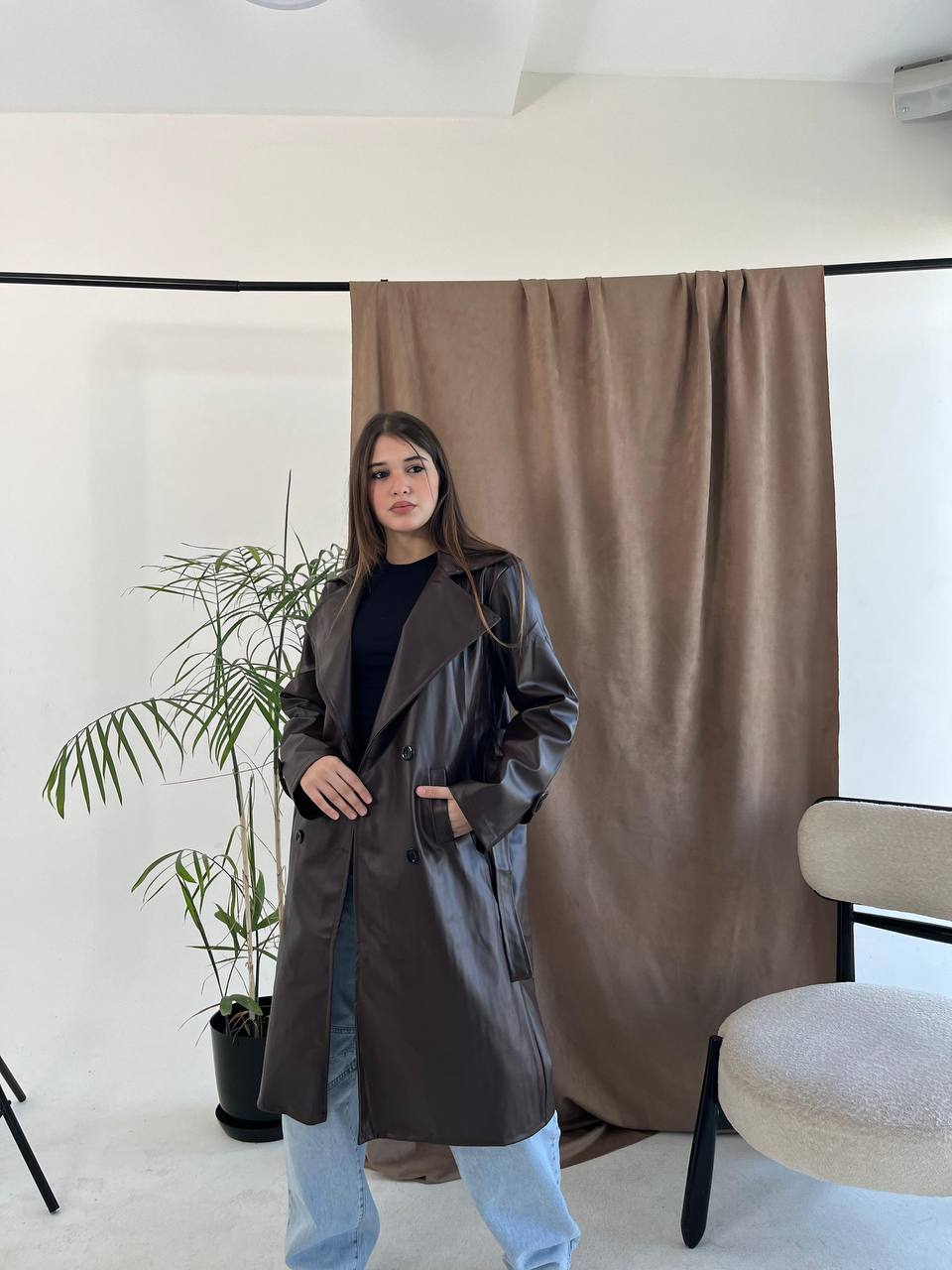 بالطو جلد أسود